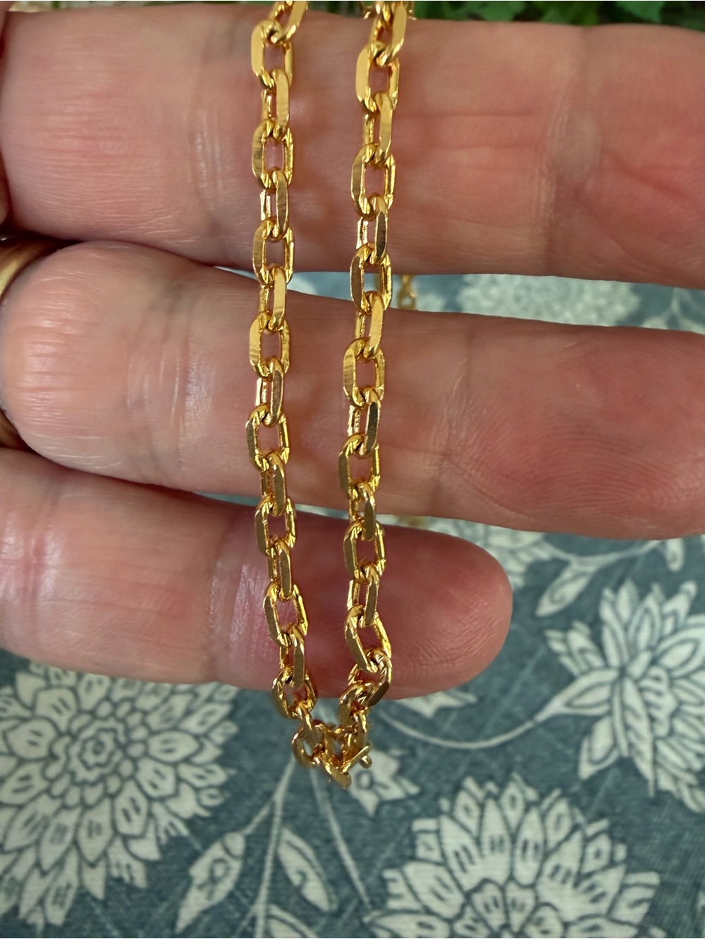 18k Gold Filled Chain Necklace - Elegant Women's Jewelry - Picture 4 of 4